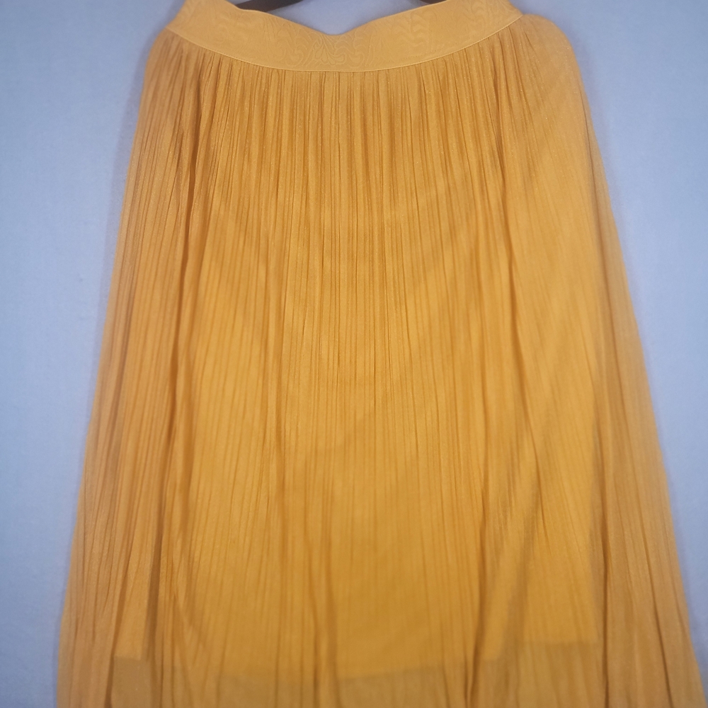 Elegant Mustard Pleated Skirt